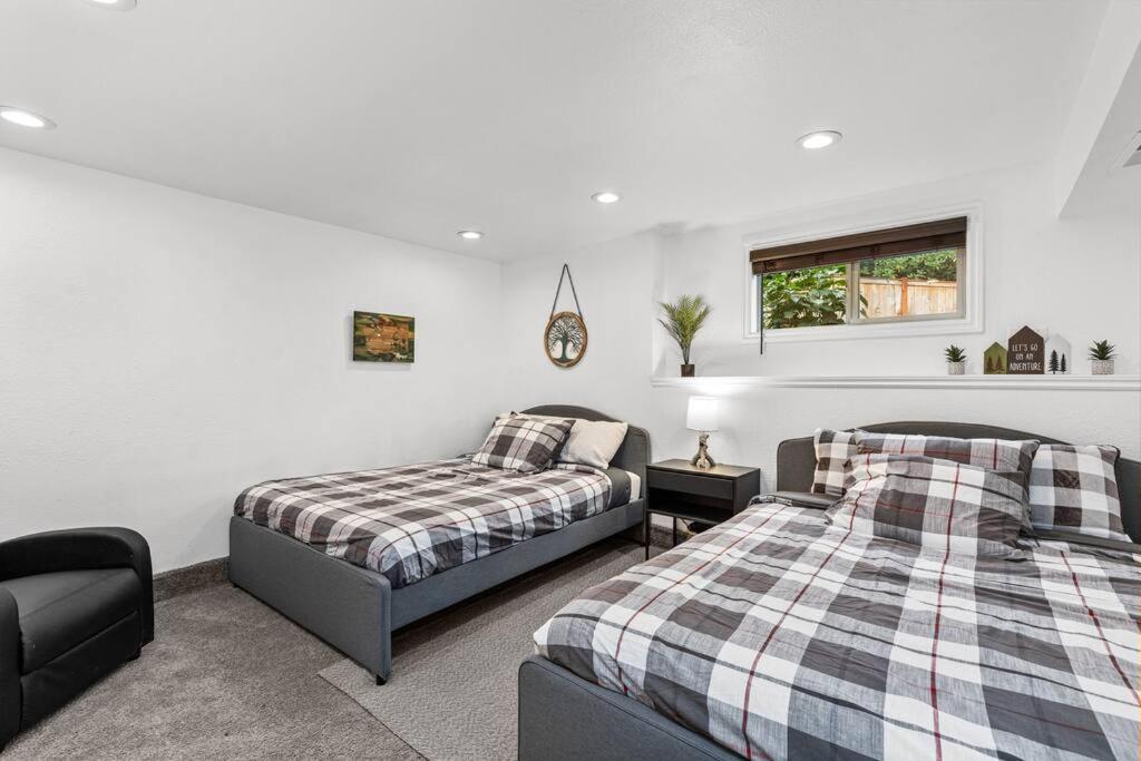 Pacific Nw Gem W/Hot-Tub 15 Minutes Airport. Apartment Обърн Екстериор снимка